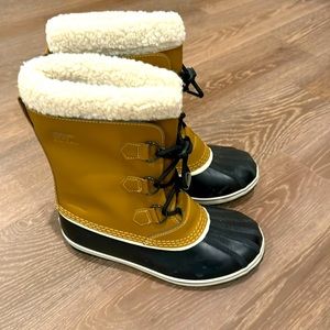Tags on Sorel Yoot Pac snow boots size 7